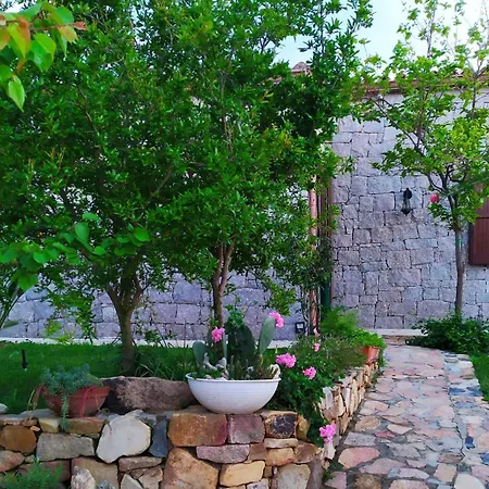 With Garden At Sardegna *