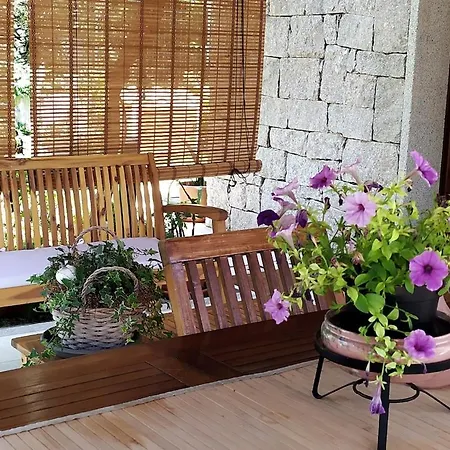 With Garden At Sardegna בית נופש